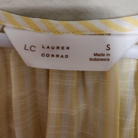 Lauren Conrad Semisheer Striped Yellow Top Size Small - Picture 4 of 6